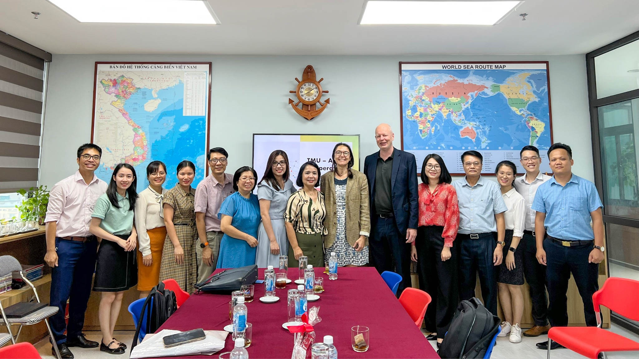 Tọa đàm khoa học về chủ đề “Logistics xanh và thông minh”