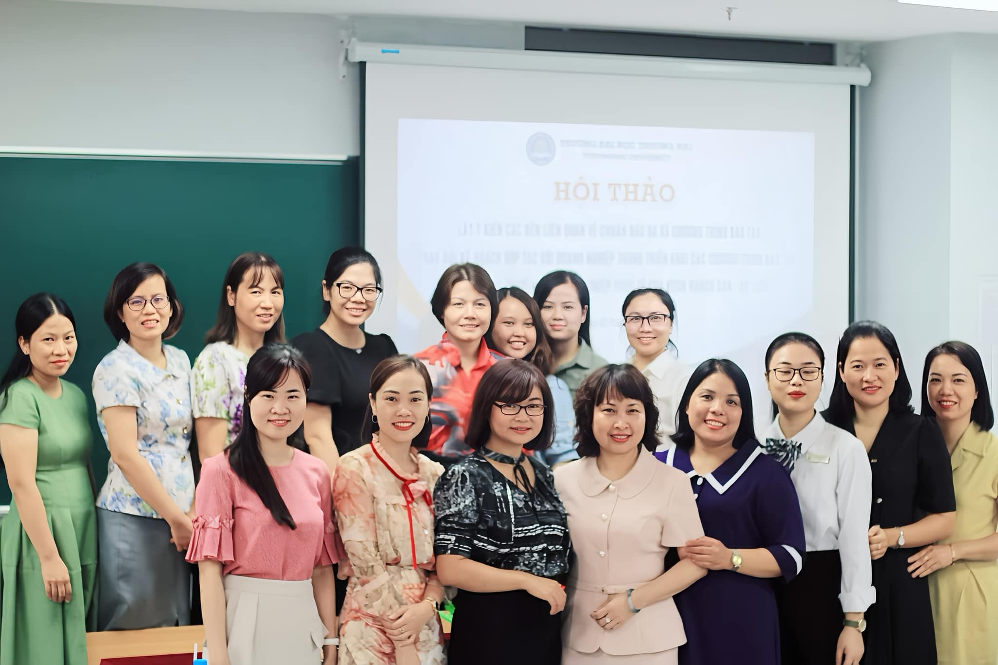 Hội thảo Giới thiệu chương trình đào tạo định hướng chuyên sâu nghề nghiệp quốc tế (IPOP) và chương trình đào tạo chuẩn trình độ đại học năm 2023