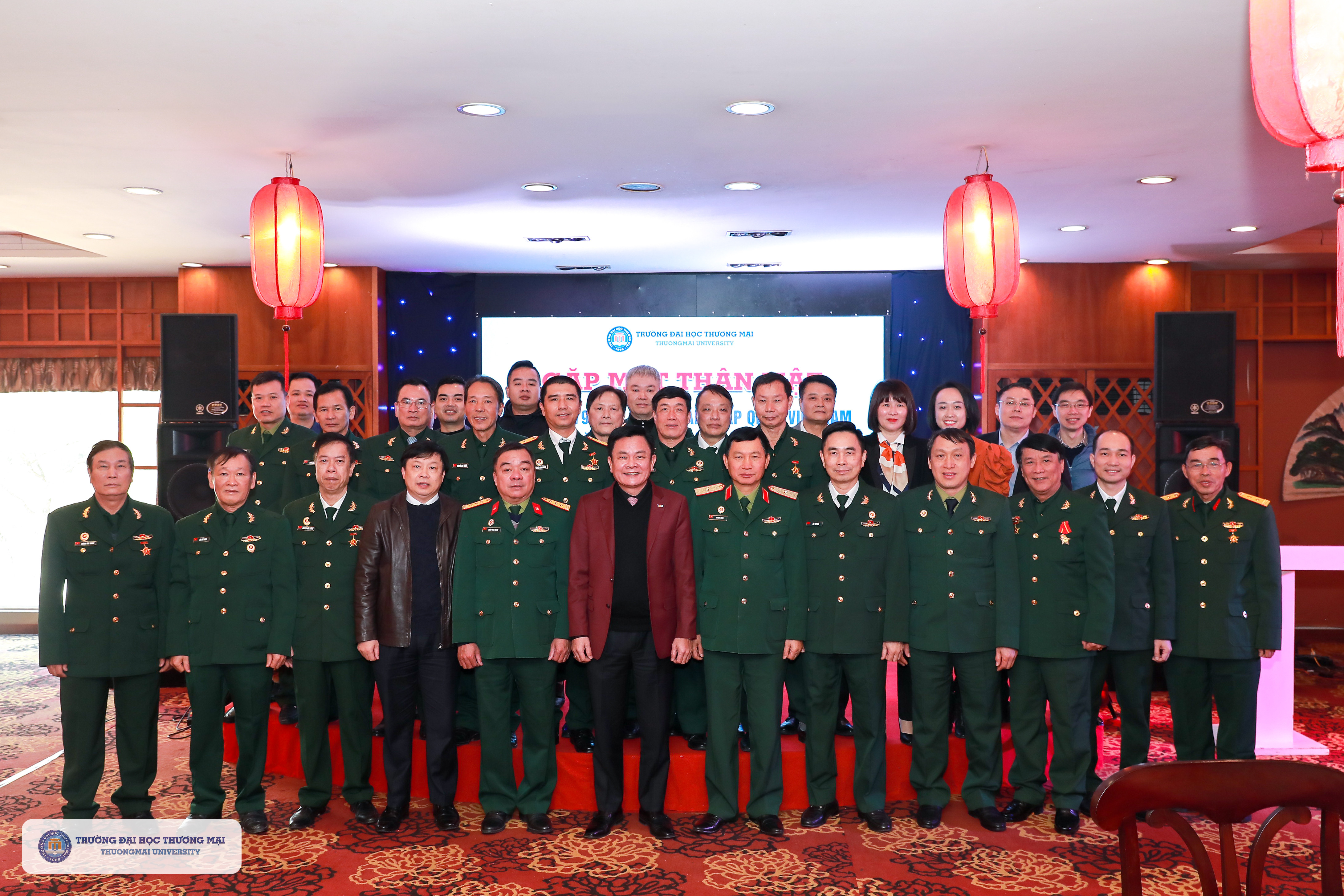 Trường Đại học Thương mại tổ chức gặp mặt thân mật các đồng chí cựu chiến binh, cựu quân nhân, sỹ quan dự bị chào mừng Kỷ niệm 79 năm Ngày thành lập Quân đội Nhân dân Việt Nam (22/12/1944 - 22/12/2023) và 34 năm ngày Hội Quốc phòng toàn dân (22/12/1989 -