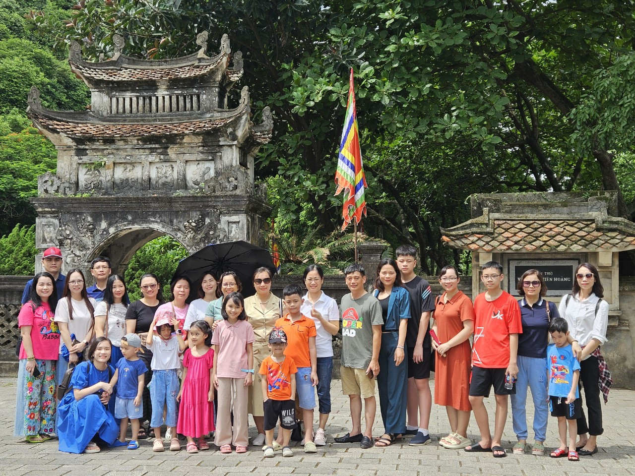 Công đoàn Khoa tổ chức chương trình thăm quan nghỉ mát cho CBVC tại Ninh Bình