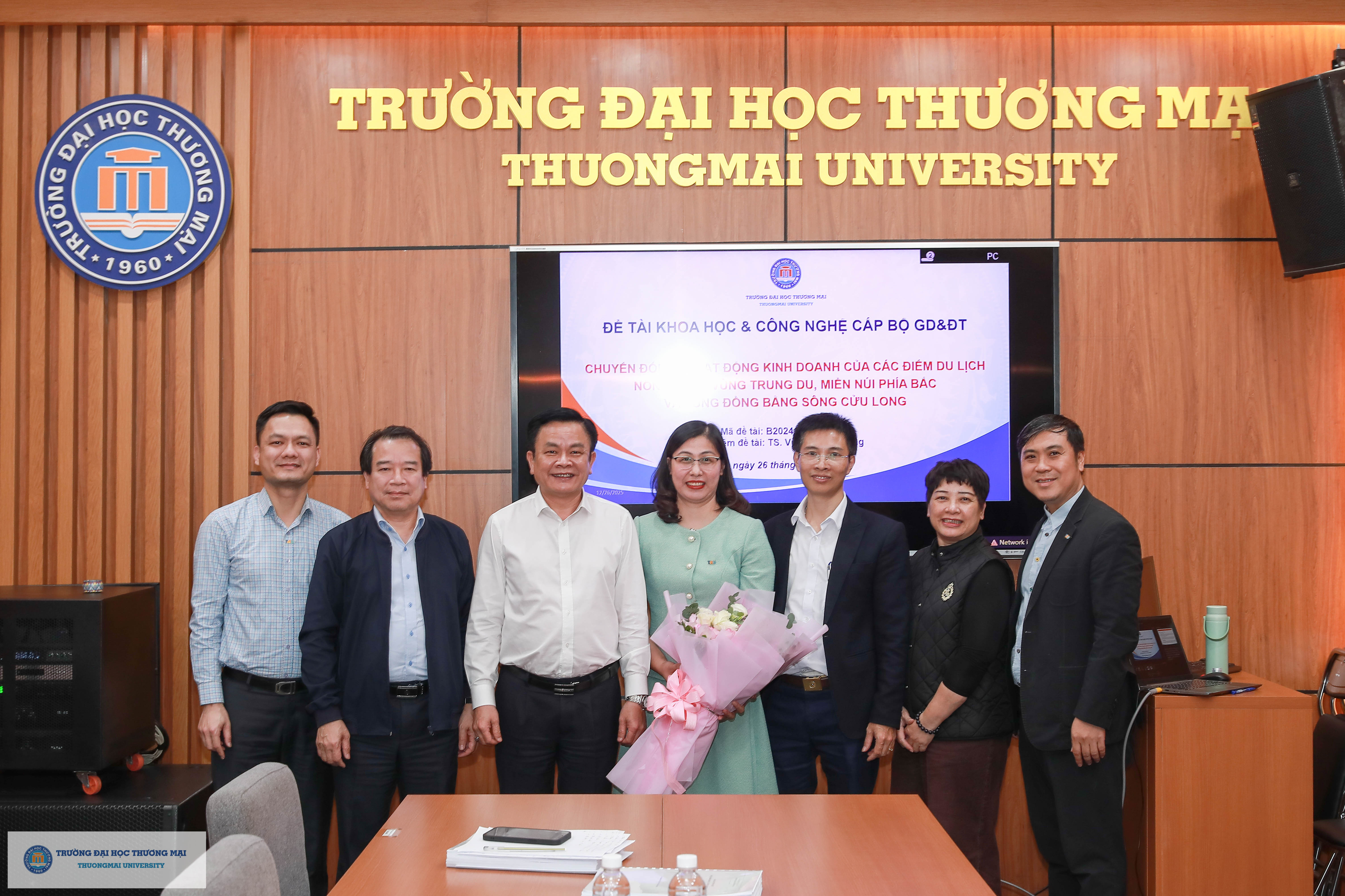 Đánh giá, nghiệm thu cấp Bộ đề tài khoa học và công nghệ cấp Bộ của Bộ Giáo dục và Đào tạo: “Chuyển đổi số hoạt động kinh doanh của các điểm du lịch nông thôn vùng Trung du, miền núi phía Bắc và vùng Đồng bằng sông Cửu Long” - TS. Vũ Thị Thúy Hằng