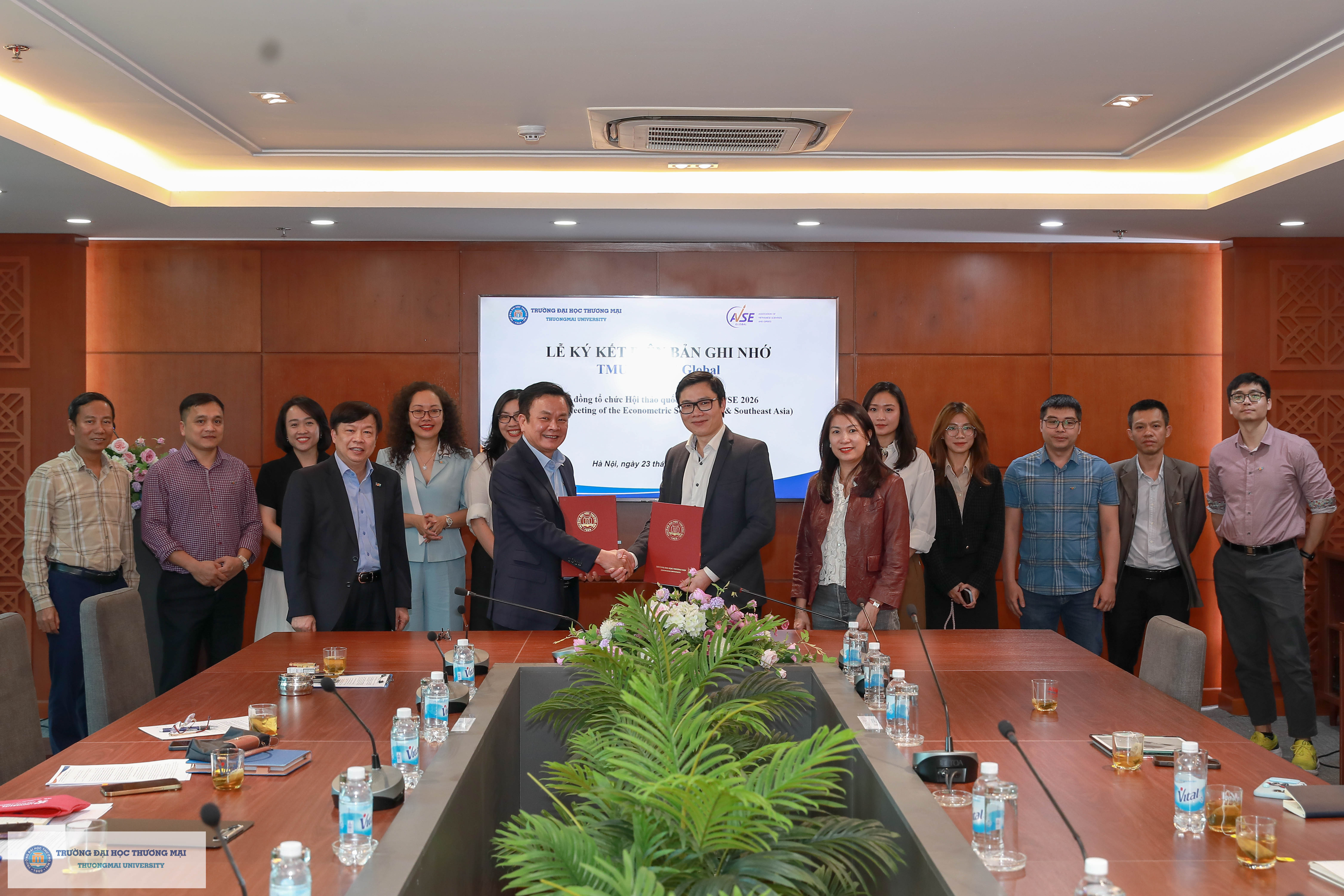 Lễ ký kết MOU giữa AVSE và Trường Đại học Thương mại về đồng tổ chức Hội thảo quốc tế AMES (2026 Asia meeting of the Econometric Society, East & Southeast Asia)