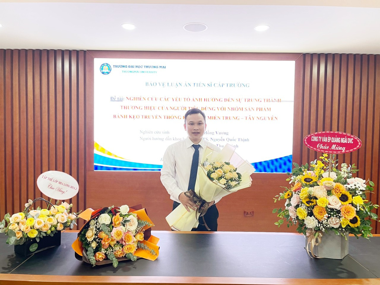 Lễ bảo vệ luận án tiến sĩ của nghiên cứu sinh Đặng Hồng Vương