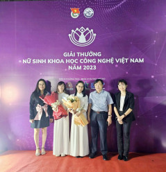 Sinh viên Khoa Hệ thống thông tin kinh tế và Thương mại điện tử nhận Giải thưởng Nữ sinh Khoa học công nghệ Việt Nam 2023