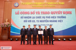 Lễ công bố và trao quyết định bổ nhiệm lại chức vụ Phó Hiệu trưởng đối với GS,TS. Nguyễn Hoàng Việt
