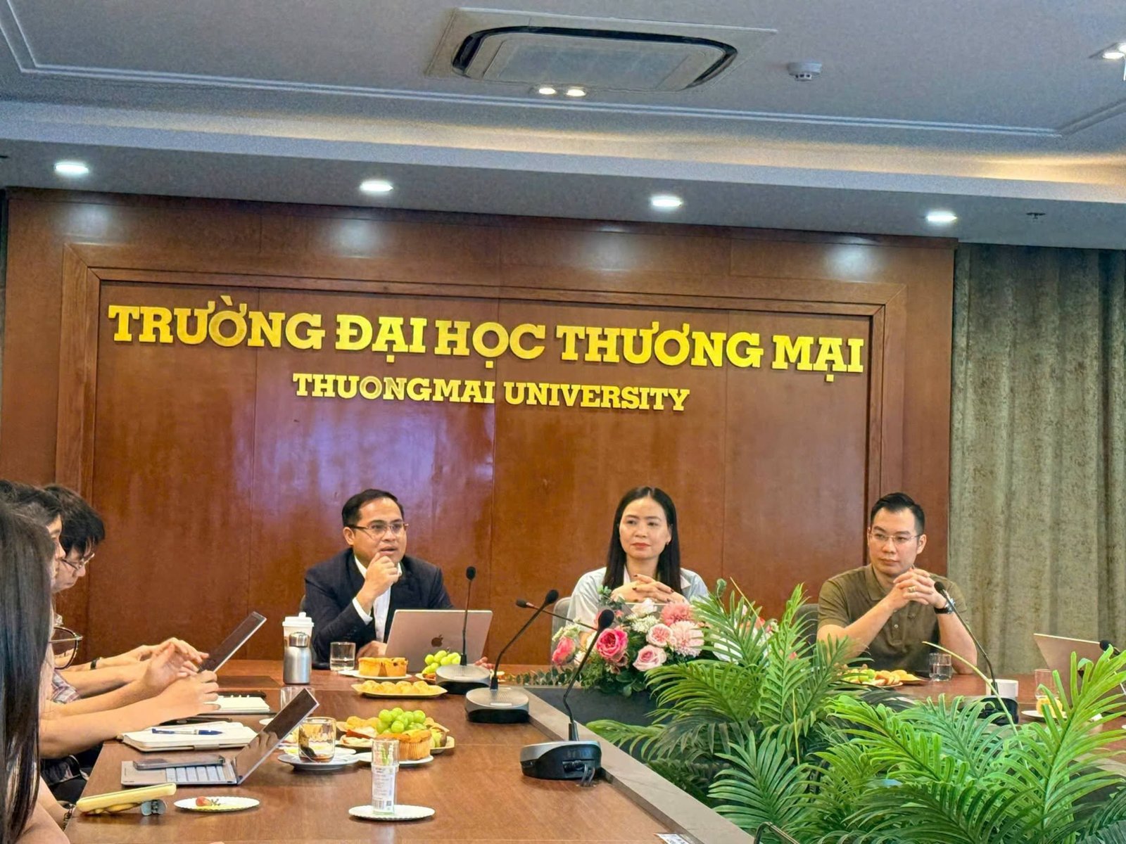 ThS., LS. Lưu Xu&acirc;n Vĩnh chia sẻ tại Tọa đ&agrave;m