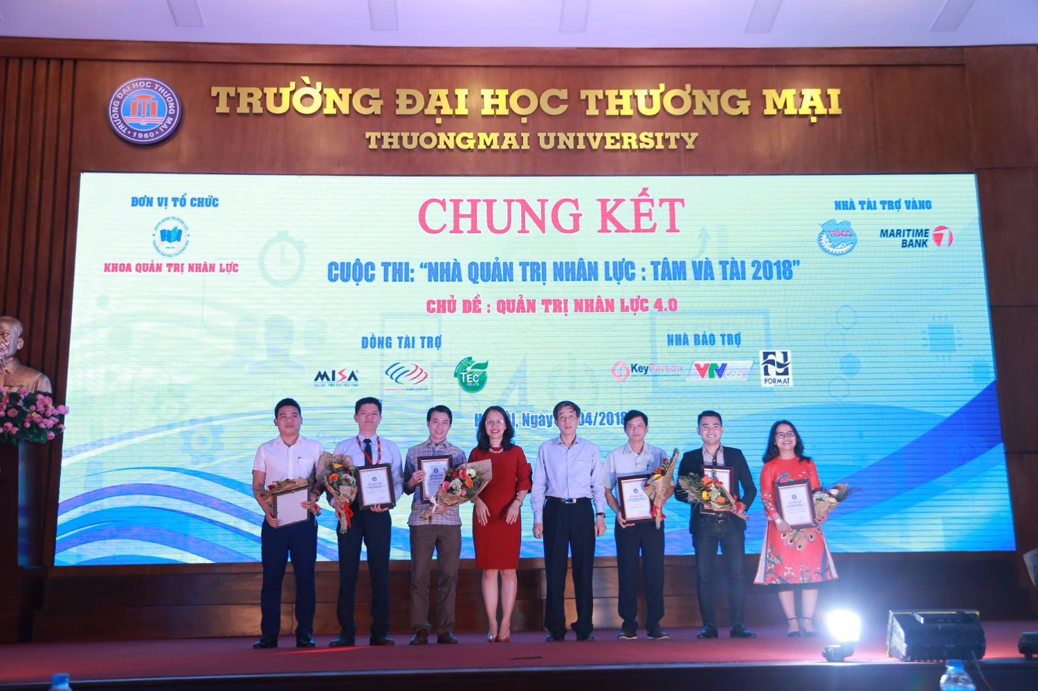 TƯNG BỪNG ĐÊM CHUNG KẾT CUỘC THI: "NHÀ QUẢN TRỊ NHÂN LỰC: TÂM VÀ TÀI 2018" Chủ đề “QUẢN TRỊ NHÂN LỰC 4.0”