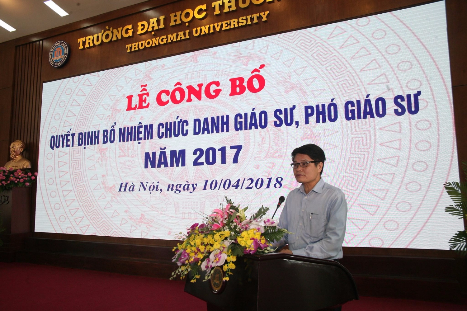 Ceremony on Awarding the Decision on Title Appointment of 2017 Professor, Associate Professor at Thuongmai University