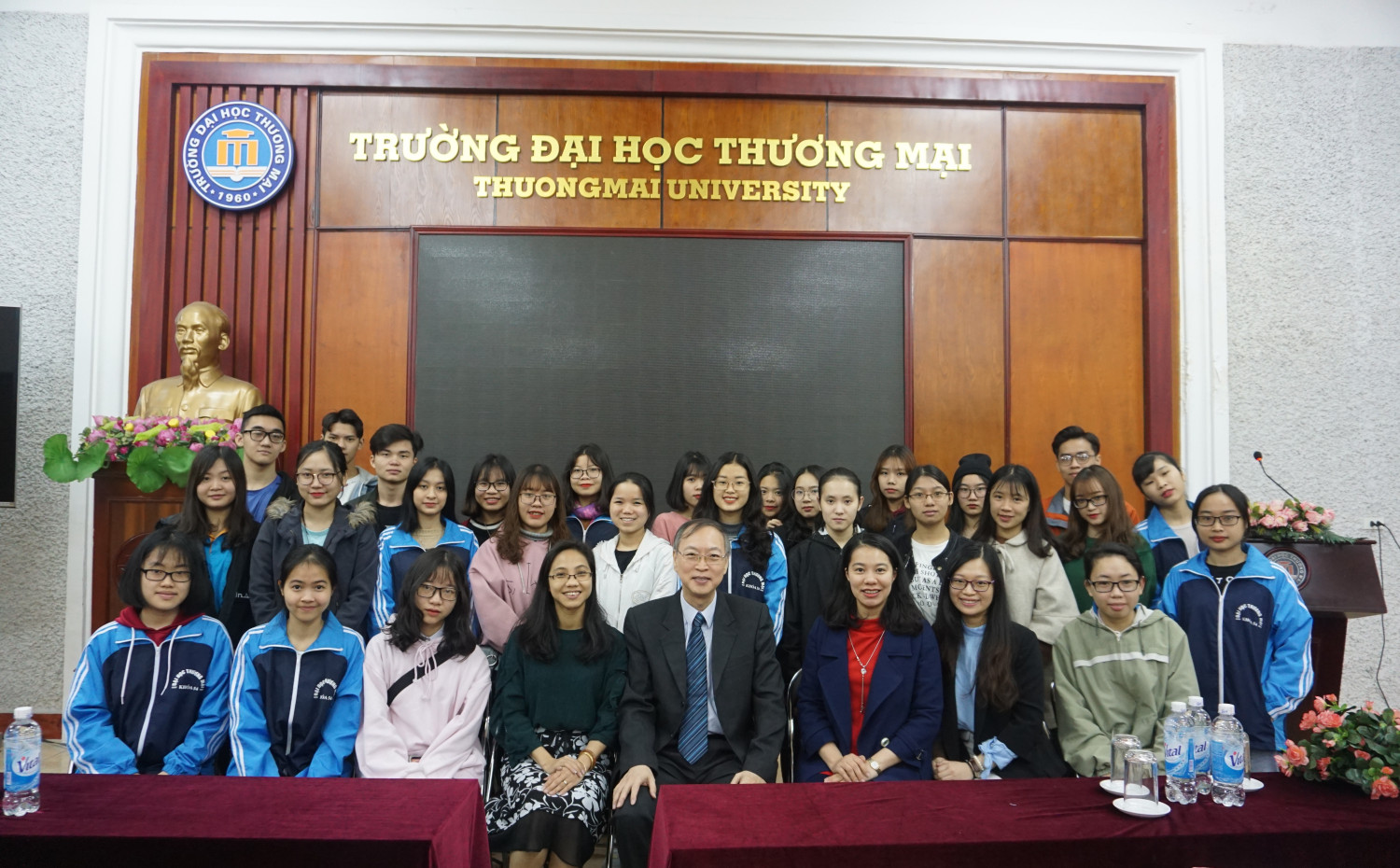 Trường Đại học Thương mại tiếp và làm việc với đại diện Trường Đại học Long Hoa, Đài Loan