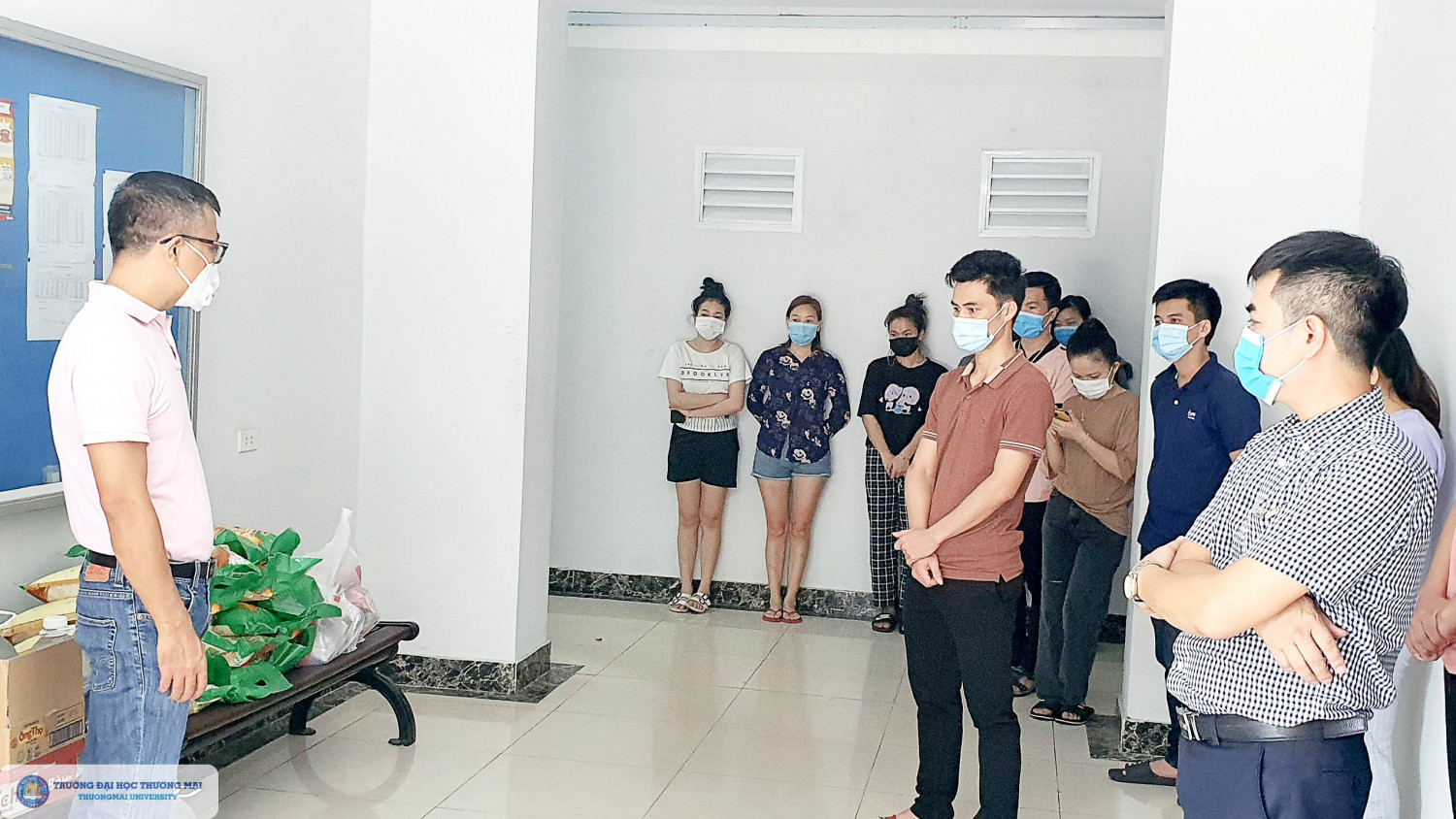 1 Hỗ trợ sinh viên quốc tế ở tại ký túc xá trong mùa dịch COVID 19