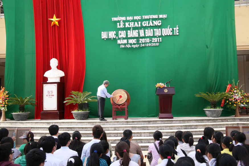 LẾ KHAI GIẢNG ĐẠI HỌC CHÍNH QUY K46, CAO ĐẲNG KHÓA 14, ĐÀO TẠO QUỐC TẾ KHÓA 7 VÀ NĂM HỌC 2010-2011